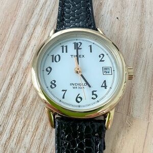 Timex ladies gold tone black leather dress watch NEW BATTERY